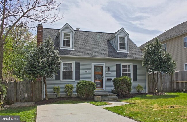 Primary Photo - 1013 Crawford Dr