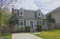 Building Photo - 1013 Crawford Dr