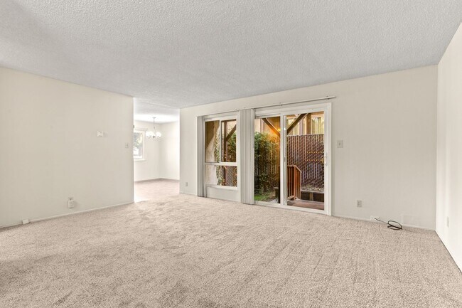 Building Photo - Utilities Included! Large 2-Bedroom in Hayward with On-Site Laundry & Parking