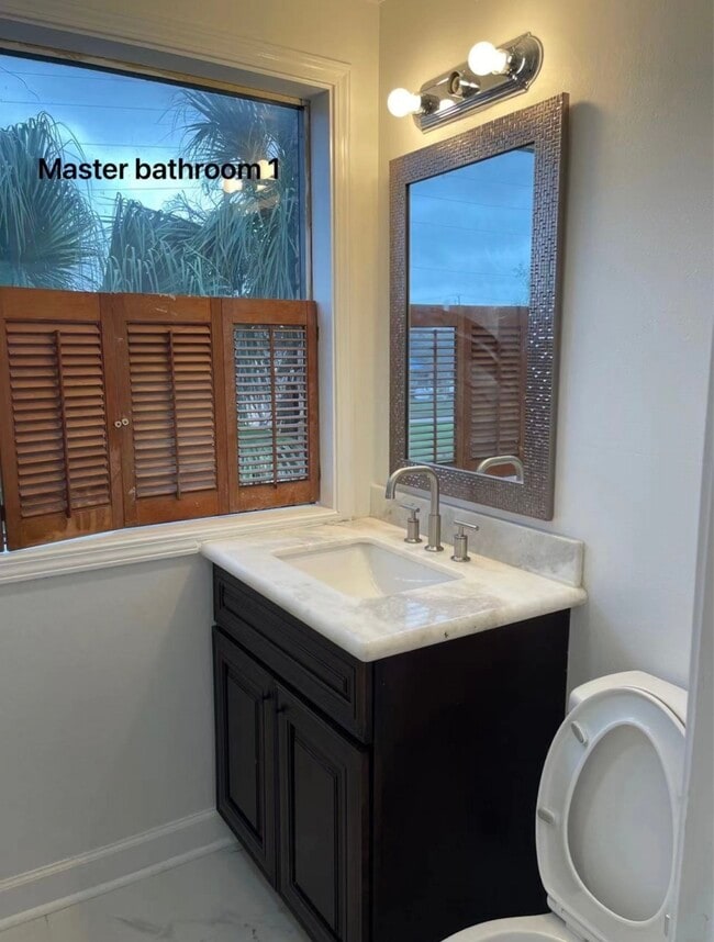 Building Photo - 22 Stanton Hall Dr