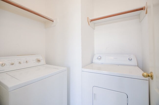 Building Photo - 21210 Woodland Green Dr