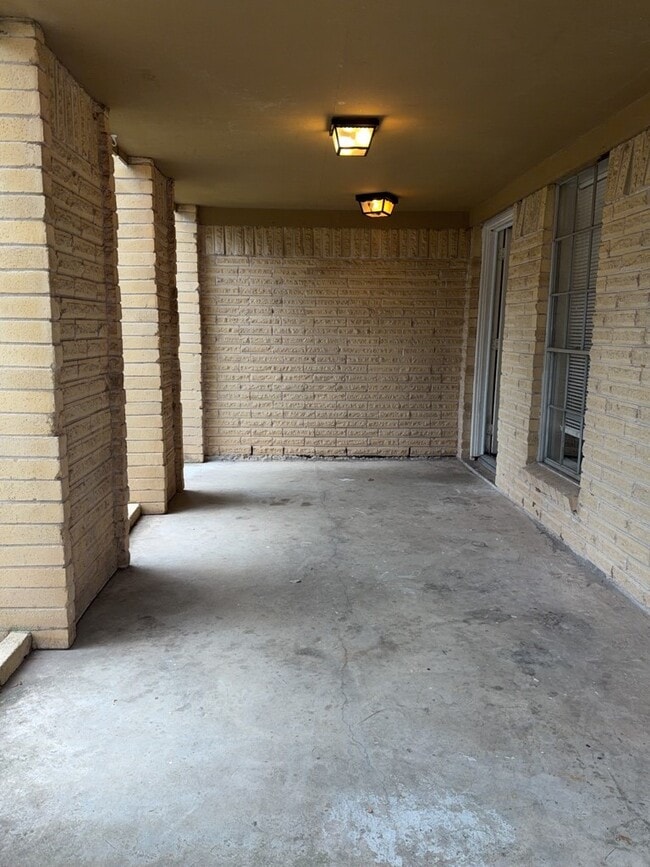 Building Photo - 16815 Methil Dr