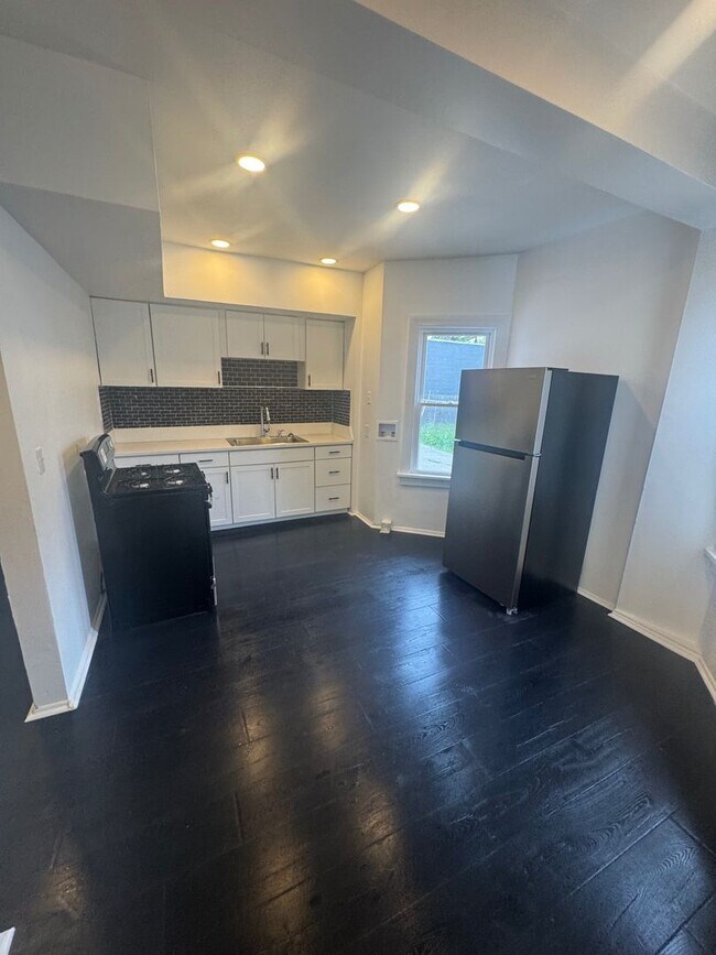 Building Photo - 3328 Denison Ave