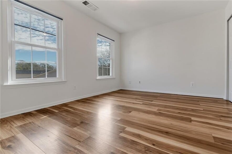 Building Photo - 1649 Emory Pl Dr NE