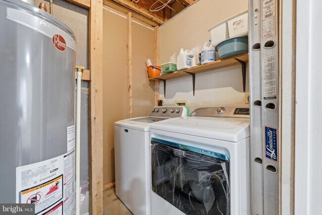 Building Photo - 9663 Franklin Woods Pl