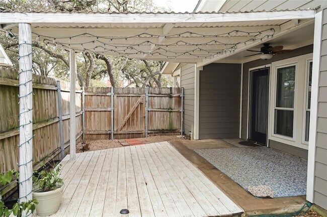 Building Photo - 8705 Clearbrook Trail