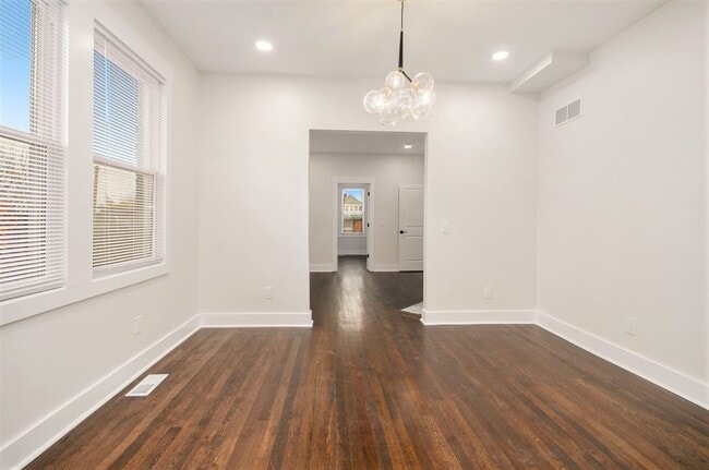 Building Photo - Lower Unit - Newly Constructed - 2 bed/2 b...