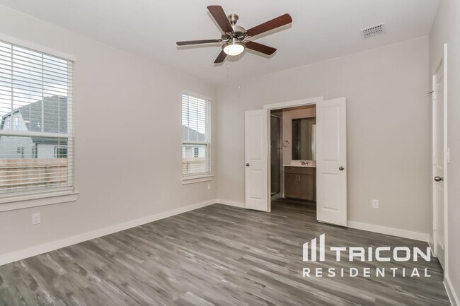 Building Photo - 628 Lindheimer Ln