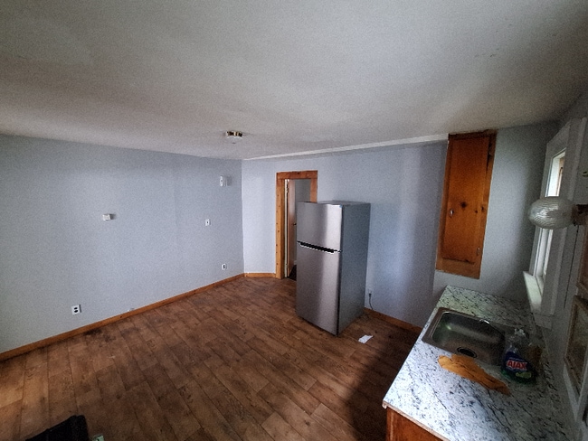 Building Photo - 87 W Pierpont St