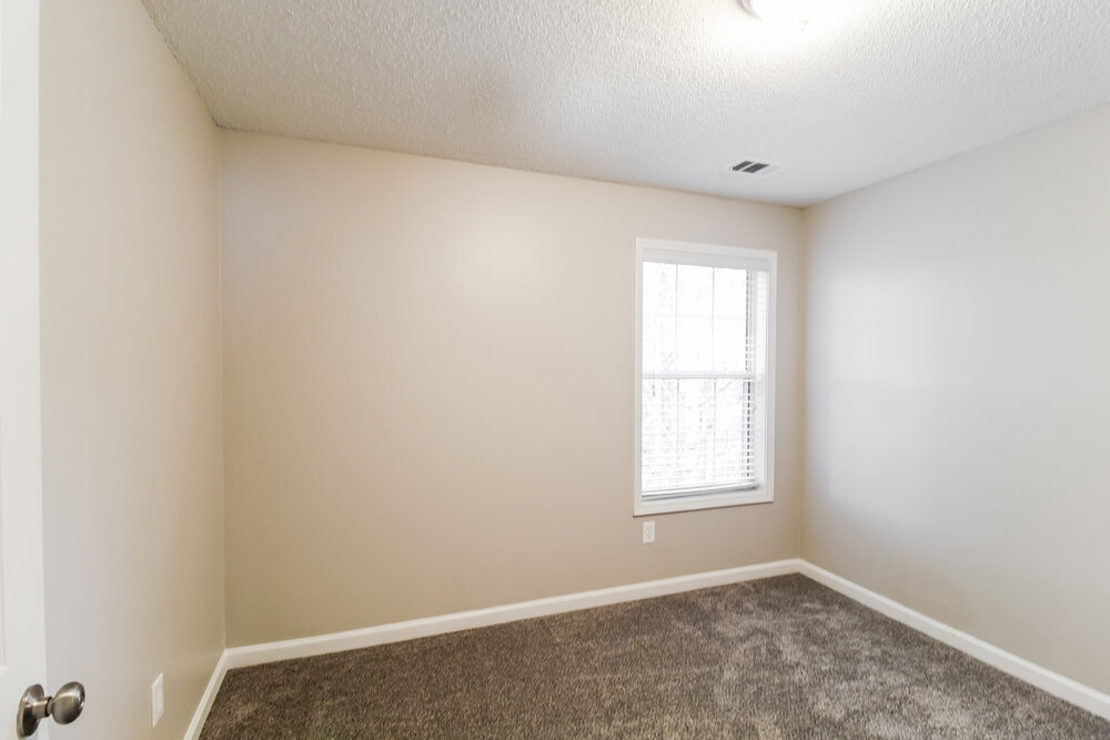 Building Photo - 7152 Ravenwood Ln