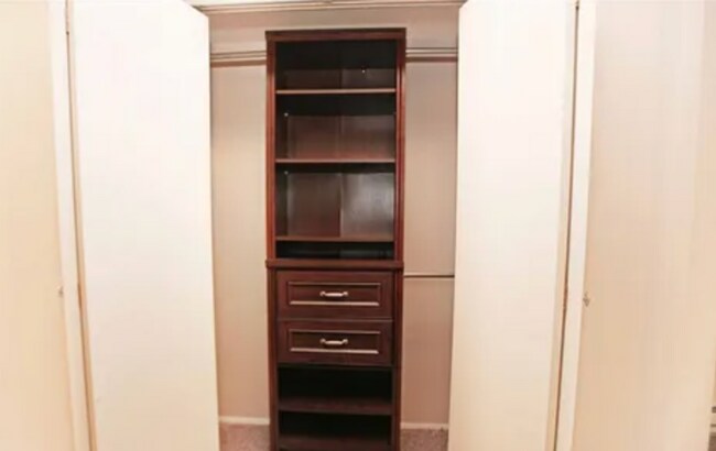 Building Photo - Serene Park-Like Sanctuary | Large Updated Townhome with Wooded Views, 3 bathrooms and 2 large be...