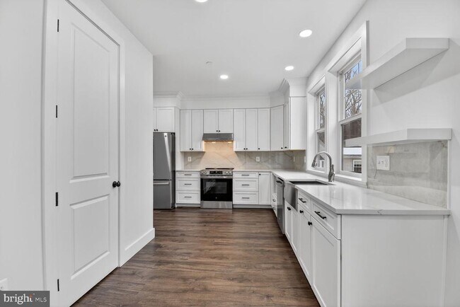 Building Photo - 13102 Ideal Dr