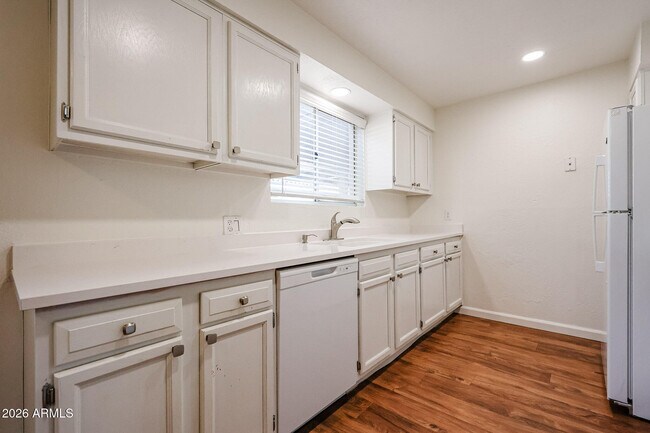 Building Photo - 1111 E Turney Ave
