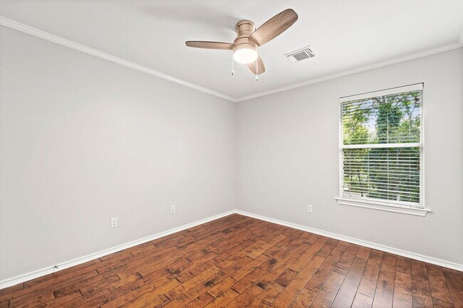 Building Photo - 26 Musgrove Pl