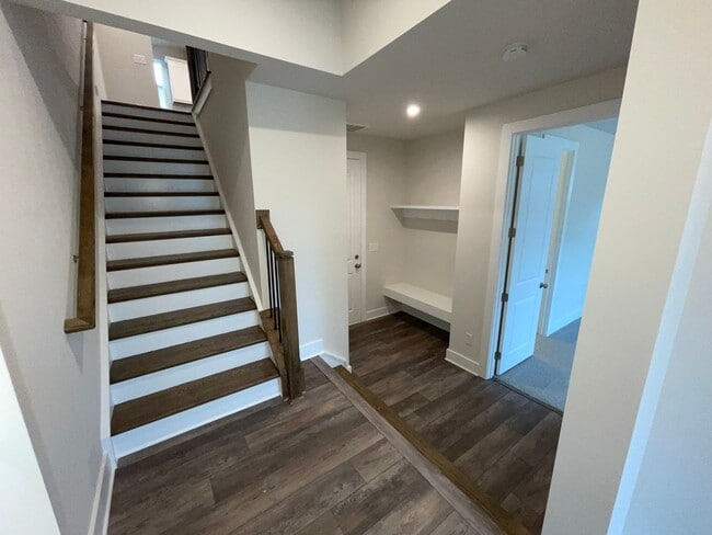 Building Photo - Beautiful Three Story Townhouse in Aria at the Park!