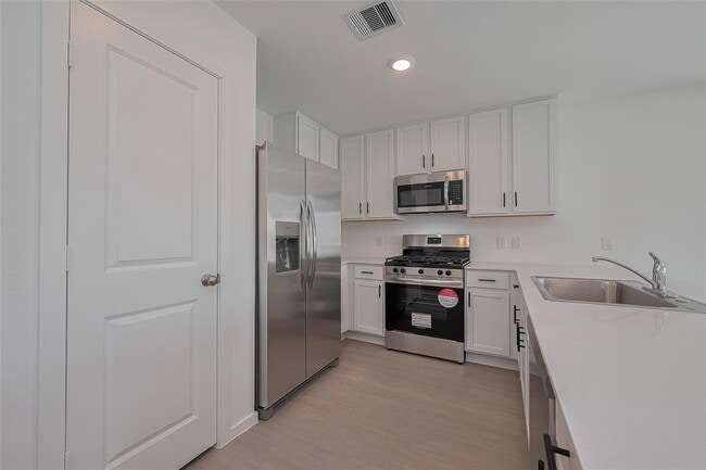Building Photo - 21459 Montecagnano Ave