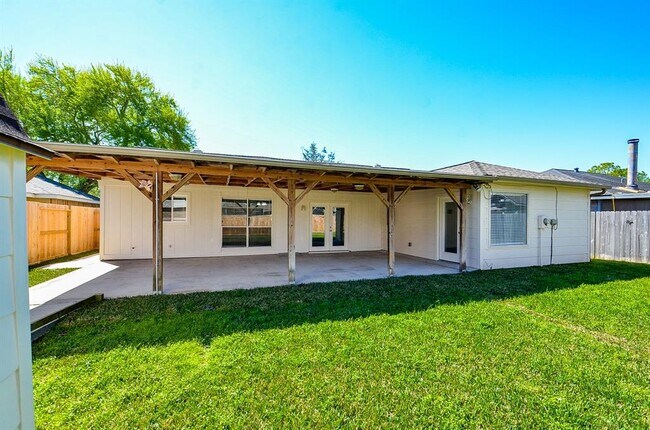 Building Photo - 7203 Sharpsburg Dr