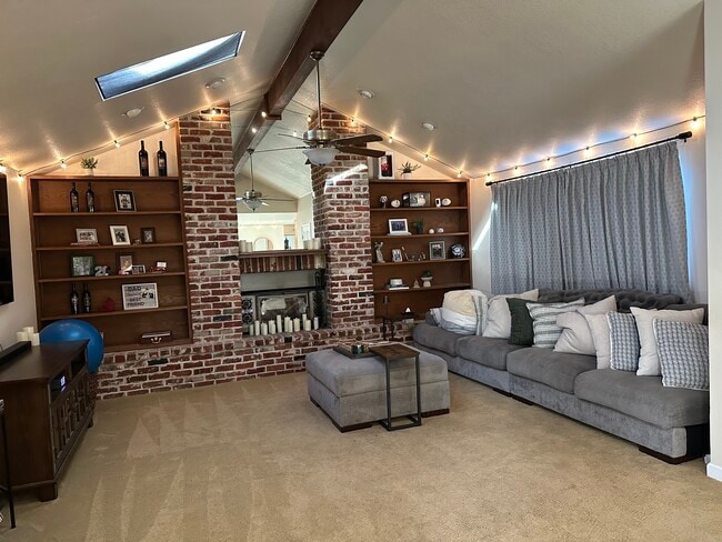 Building Photo - 2209 El Cejo Cir