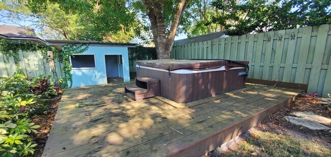 Building Photo - 284 W Silverthorn Ln