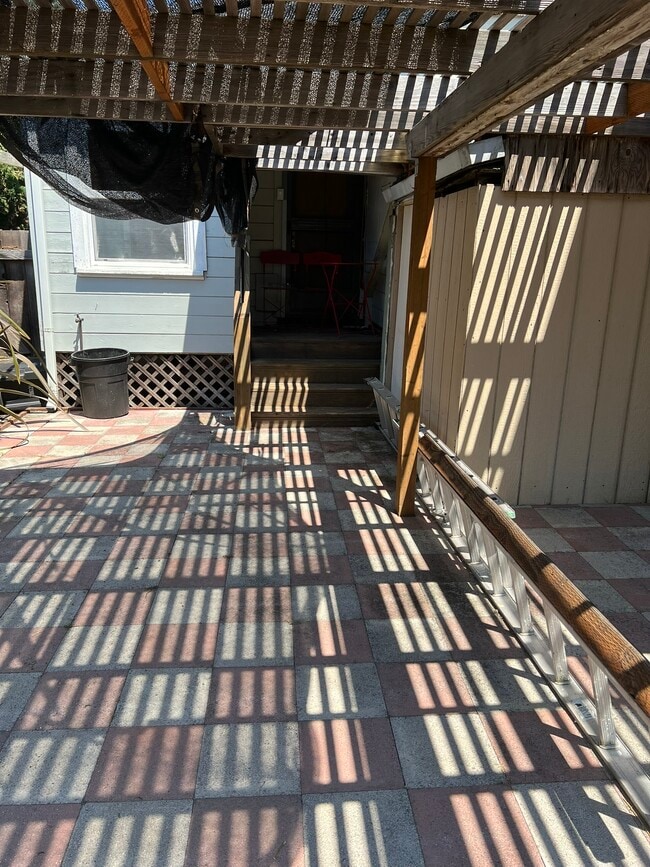 Building Photo - 1279 California Dr