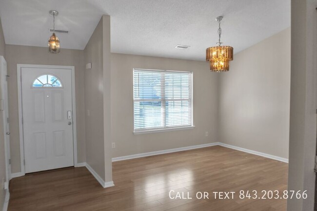 Building Photo - 9990 Hallsford Dr