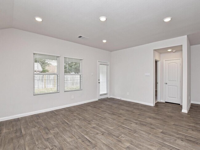 Building Photo - 1305 Camden Ln