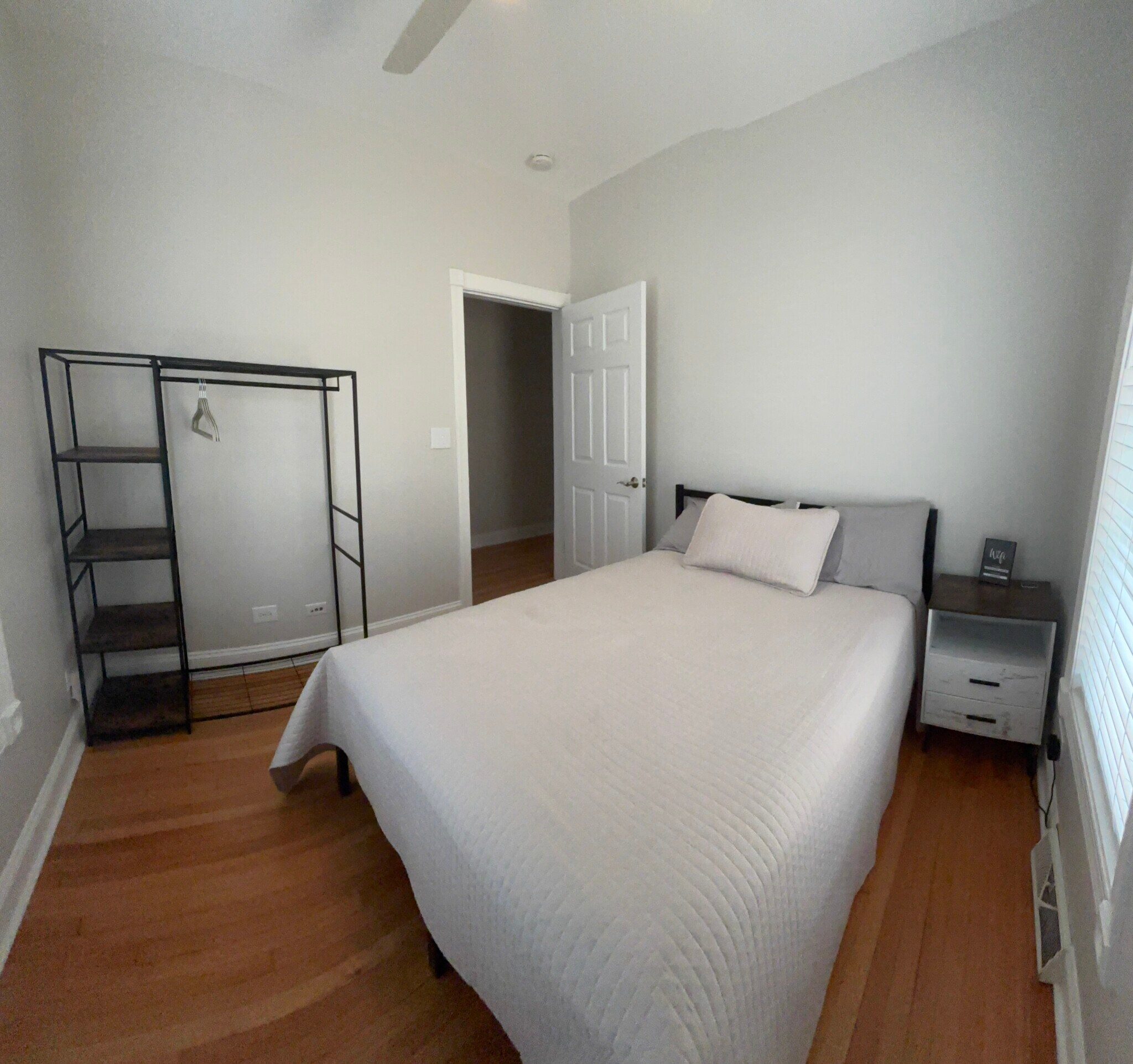 Bed #3 - 4 N Pistakee Lake Rd