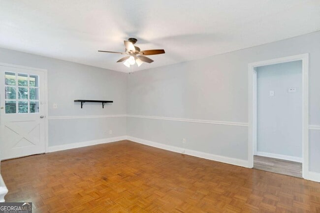 Building Photo - 2542 White Oak Dr