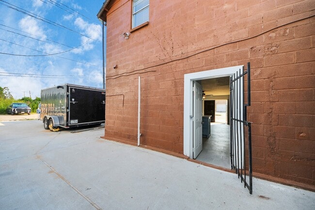 Building Photo - 6701 Irvington Blvd
