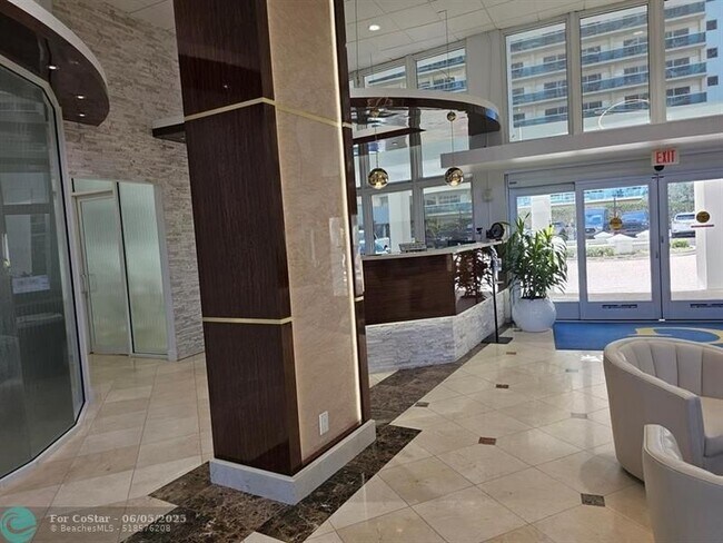 Building Photo - 4100 Galt Ocean Dr