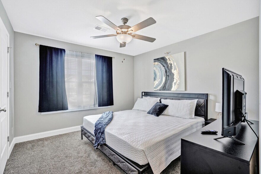 Building Photo - 541 New S Dr