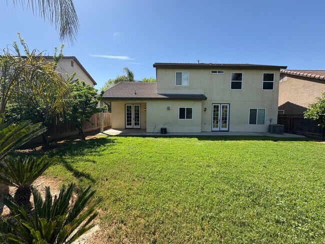 Building Photo - Two story home in SW Visalia coming soon!