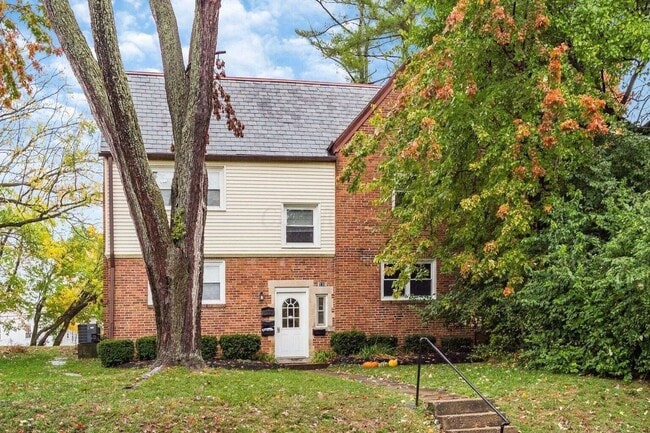 Building Photo - 110 W Tulane Rd