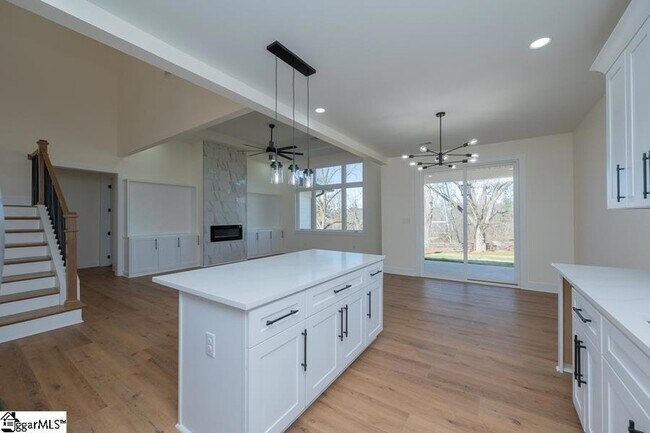 Building Photo - 105 Horseshoe Bend Rd