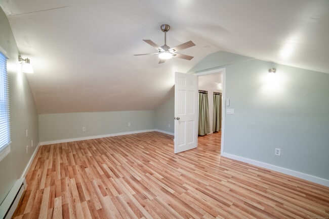 Building Photo - 46 Elaine Rd