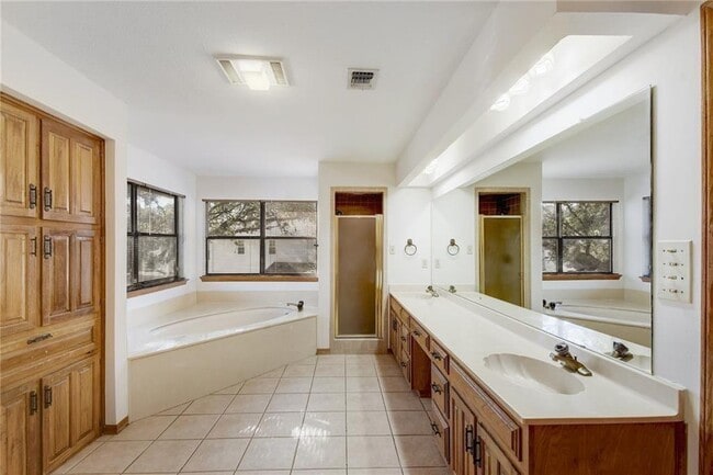 Building Photo - 4732 Palisade Dr