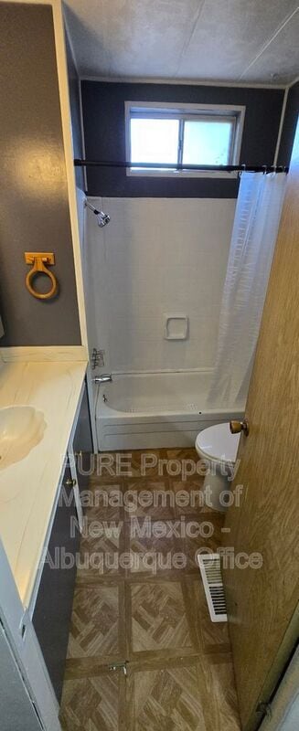 Building Photo - 207 Buena Vista Ct SE