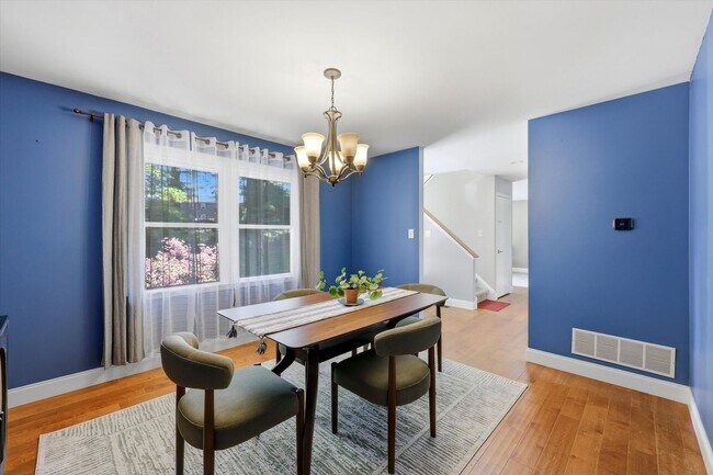 Building Photo - 3B/2.5B Single Family Home In West Chester With Private Back Yard!