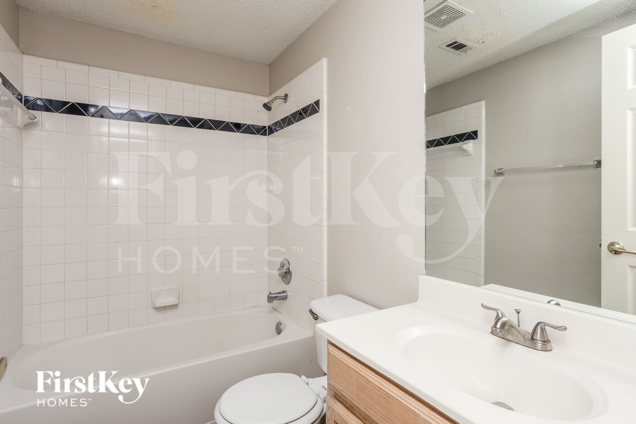 Building Photo - 5902 Silverpoint Ct