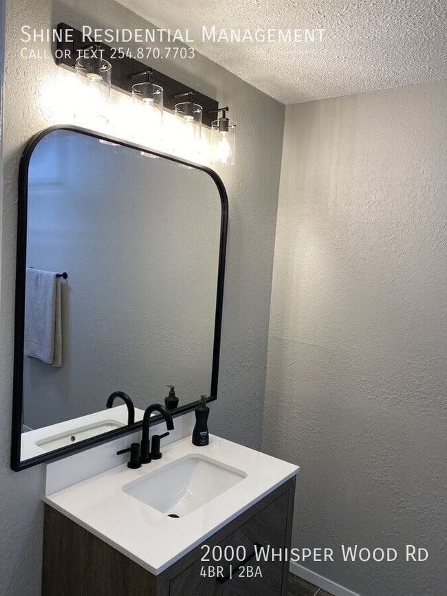 Building Photo - 2000 Whisper Wood Rd