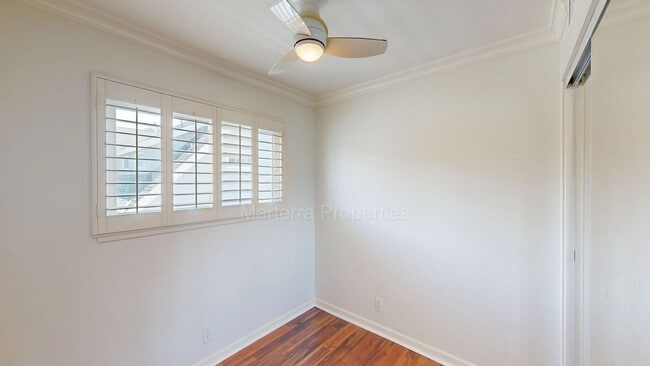 Building Photo - Large Spacious Home with a Pool!