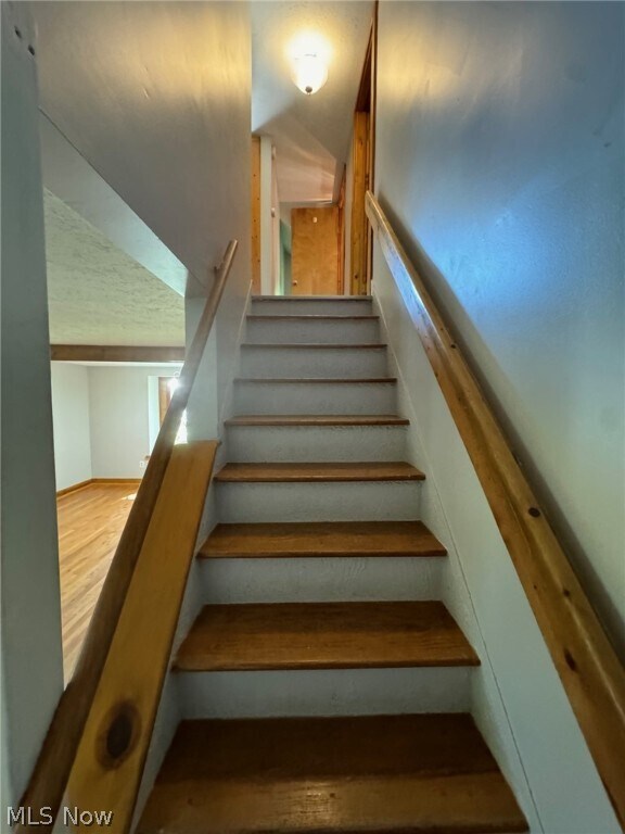 Building Photo - 6380 Woodhawk Dr