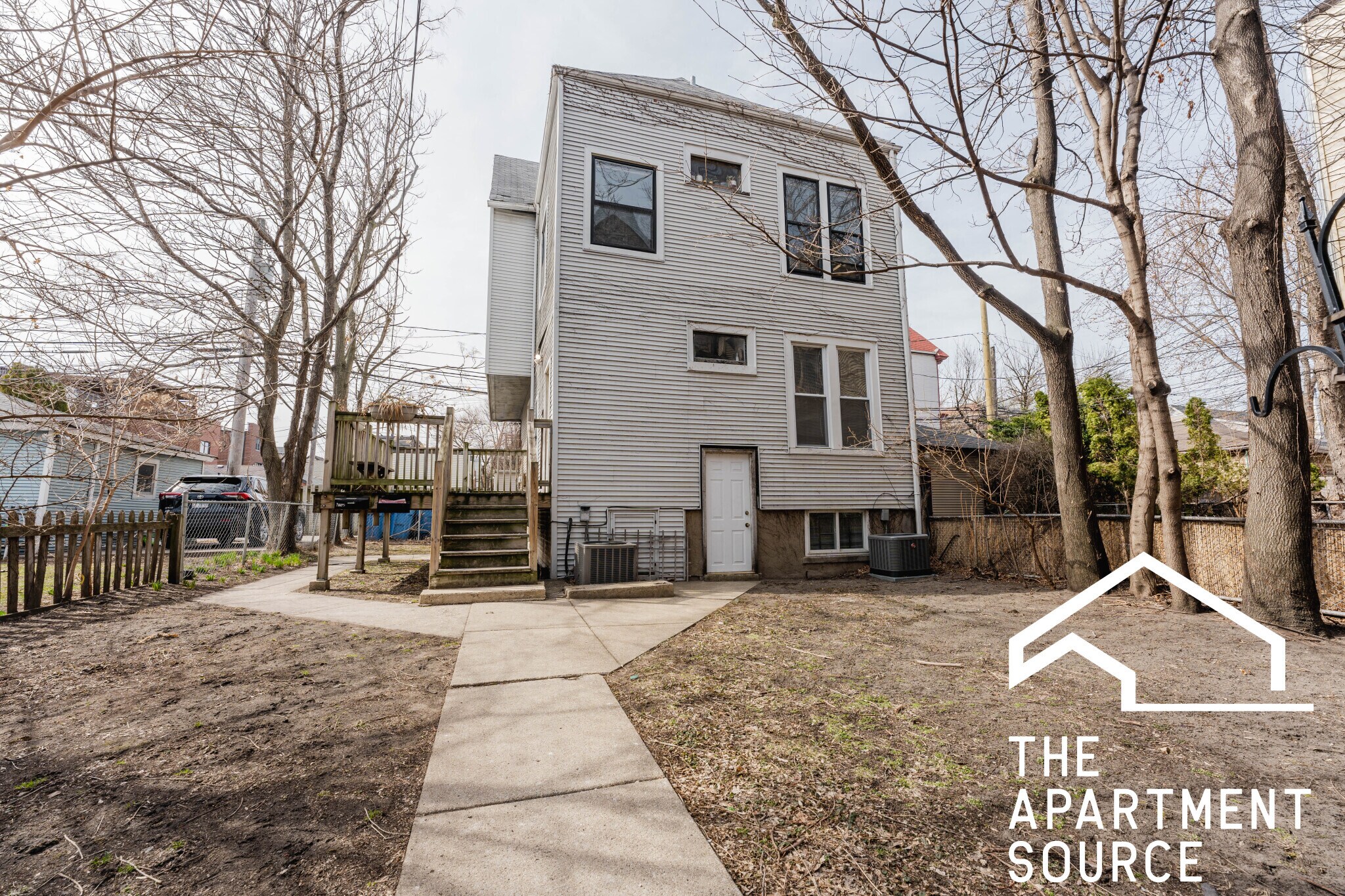 Building Photo - 3252 N Lakewood Ave