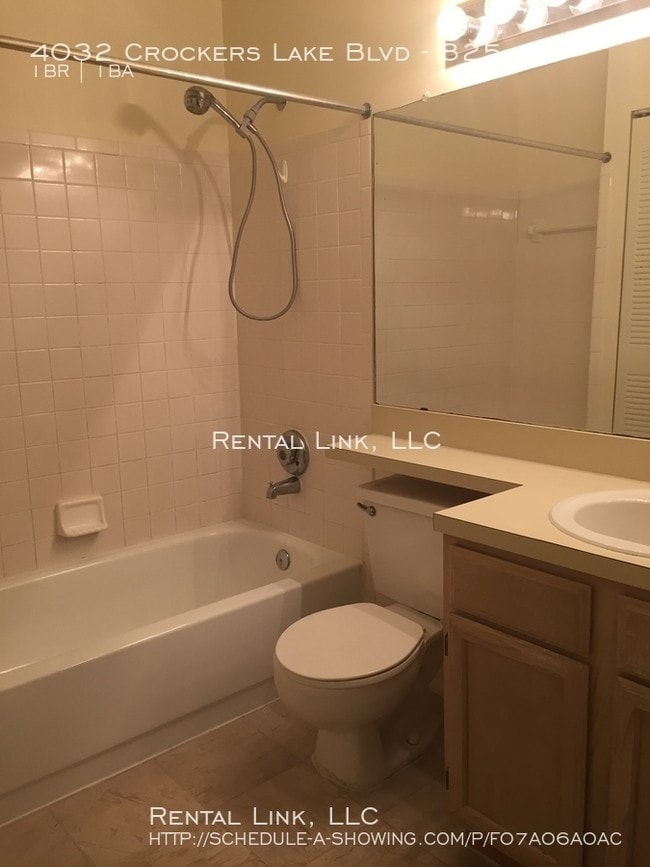 Building Photo - 4032 Crockers Lake Blvd