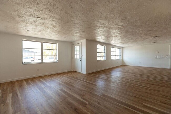 Building Photo - 3530 Umber Rd