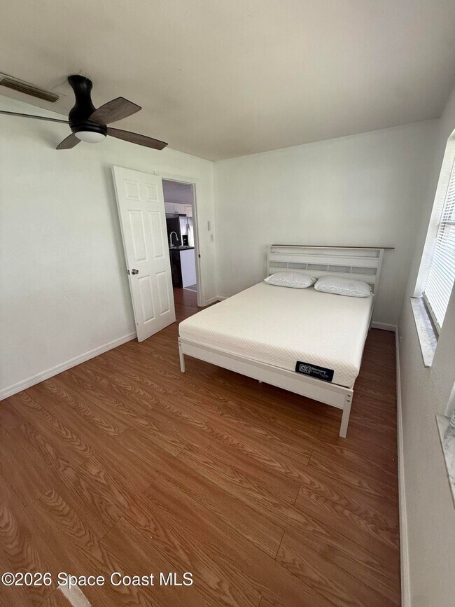 Building Photo - 325 Marseilles Dr