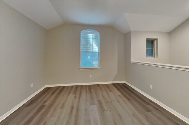 Building Photo - 22575 Valley Canyon