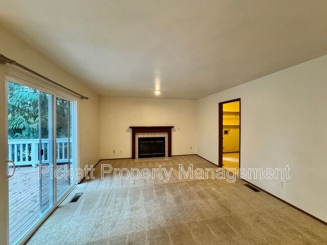 Building Photo - 10738 Jetty Pl NW