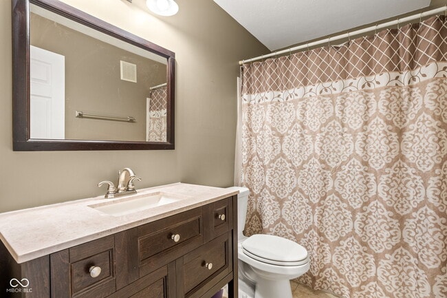 Building Photo - 4530 Village Ct