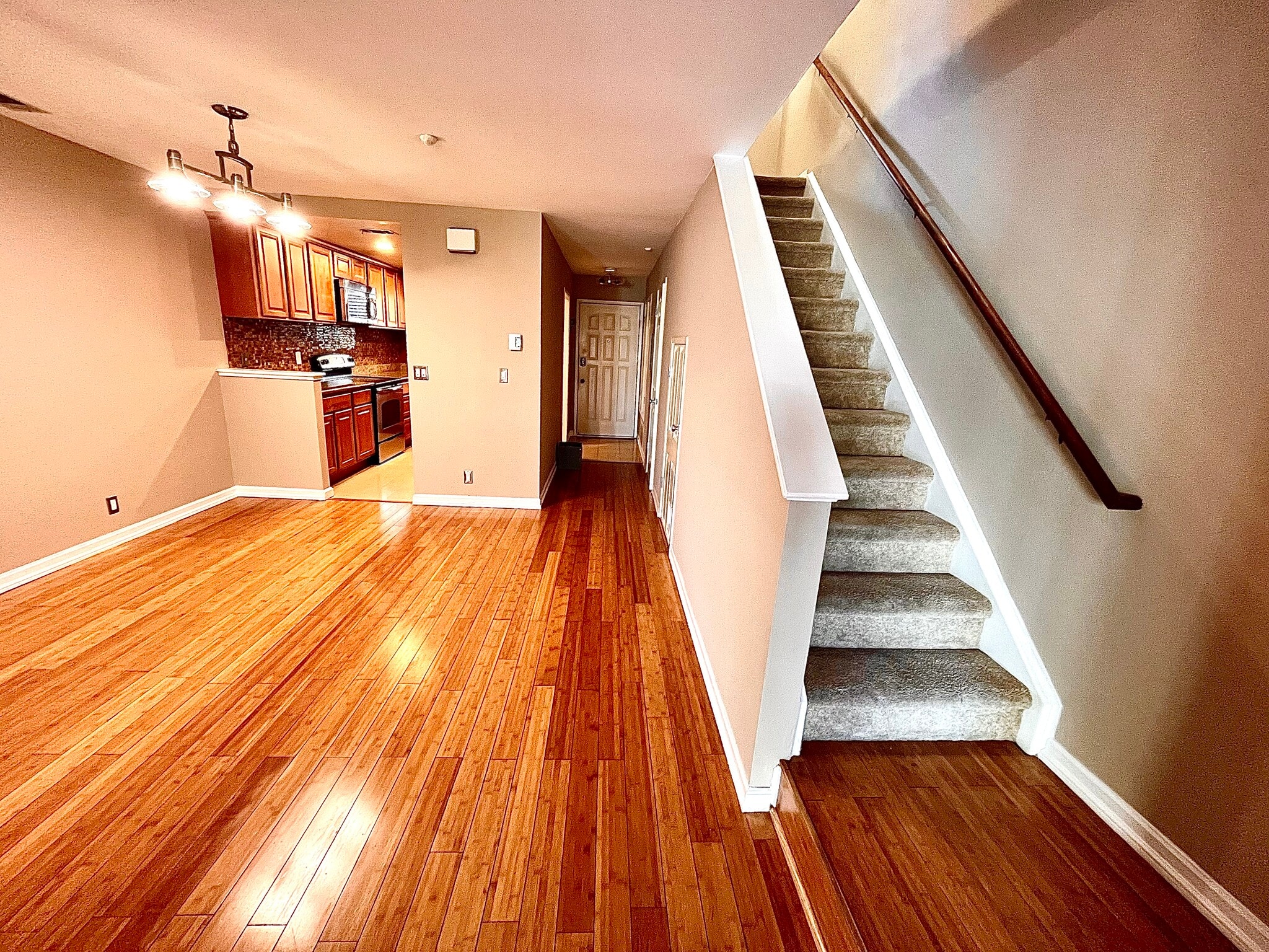 Building Photo - 2625 Oak Rd